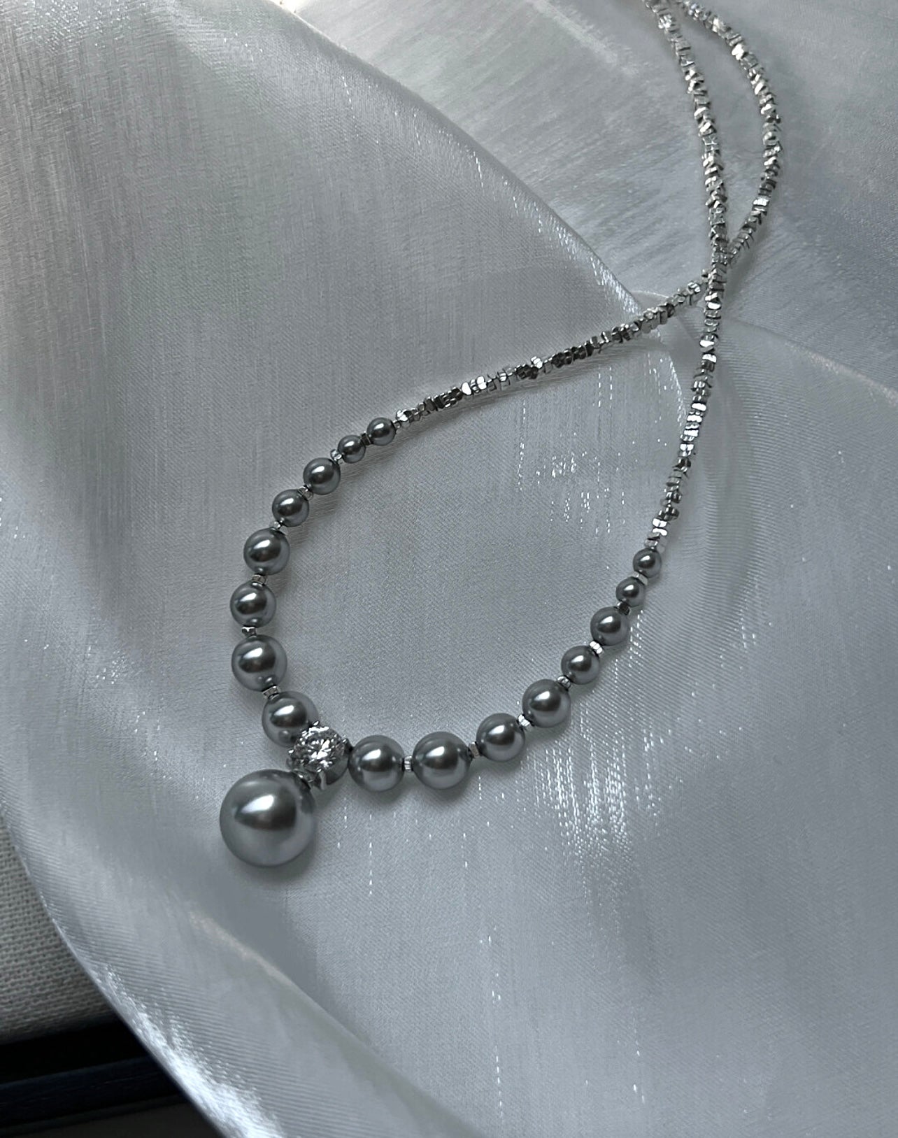 S925 Silver Crushed Silver Gradient Pearl Collar Necklace| White/Grey